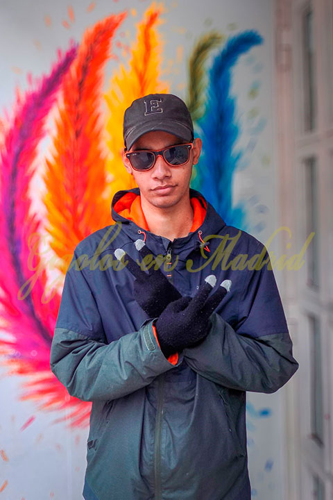 Gigoló 180 de altura y 22 años. Elmer