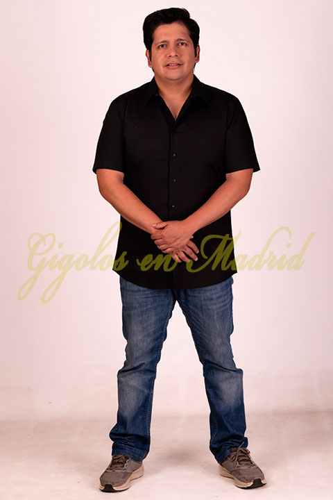 Gigoló español de lujo apuesto y guapo. Jonathan